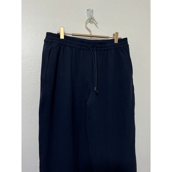 Lululemon Womens Luxtreme Athletic Pant Size M Navy Office Work Athleisure EUC - Picture 5 of 7